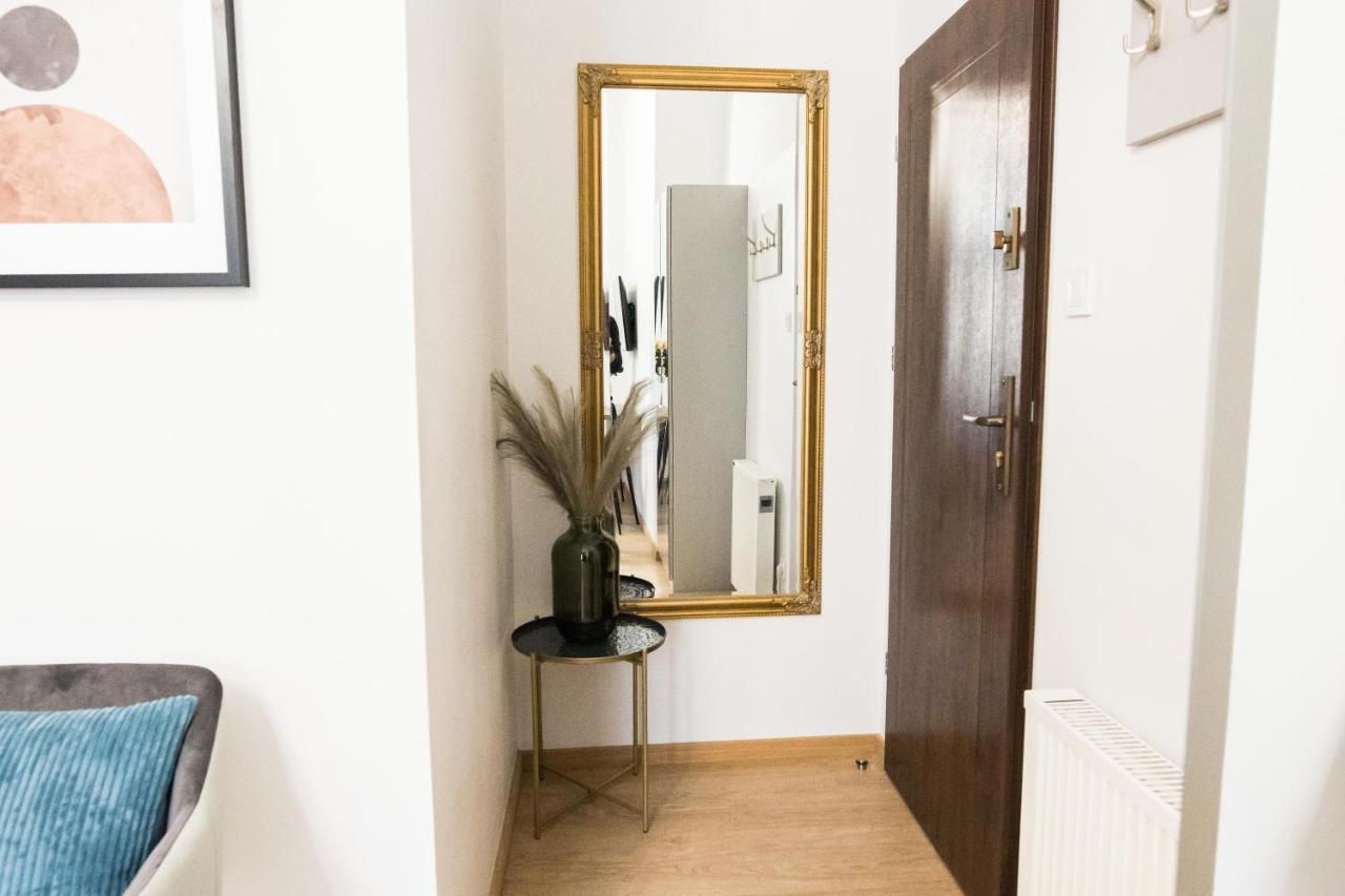 Cracwow K8 Apartments Krakow Bagian luar foto